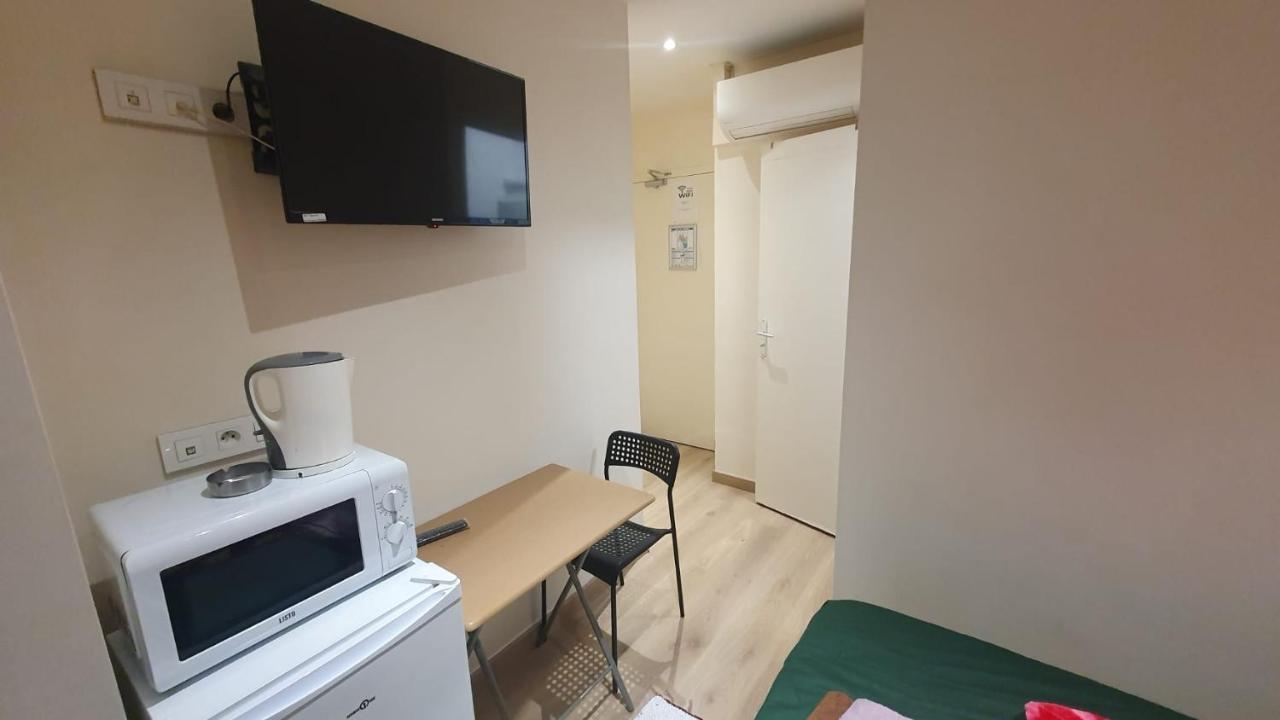 Hotel Le Privilege La Courneuve Bagian luar foto