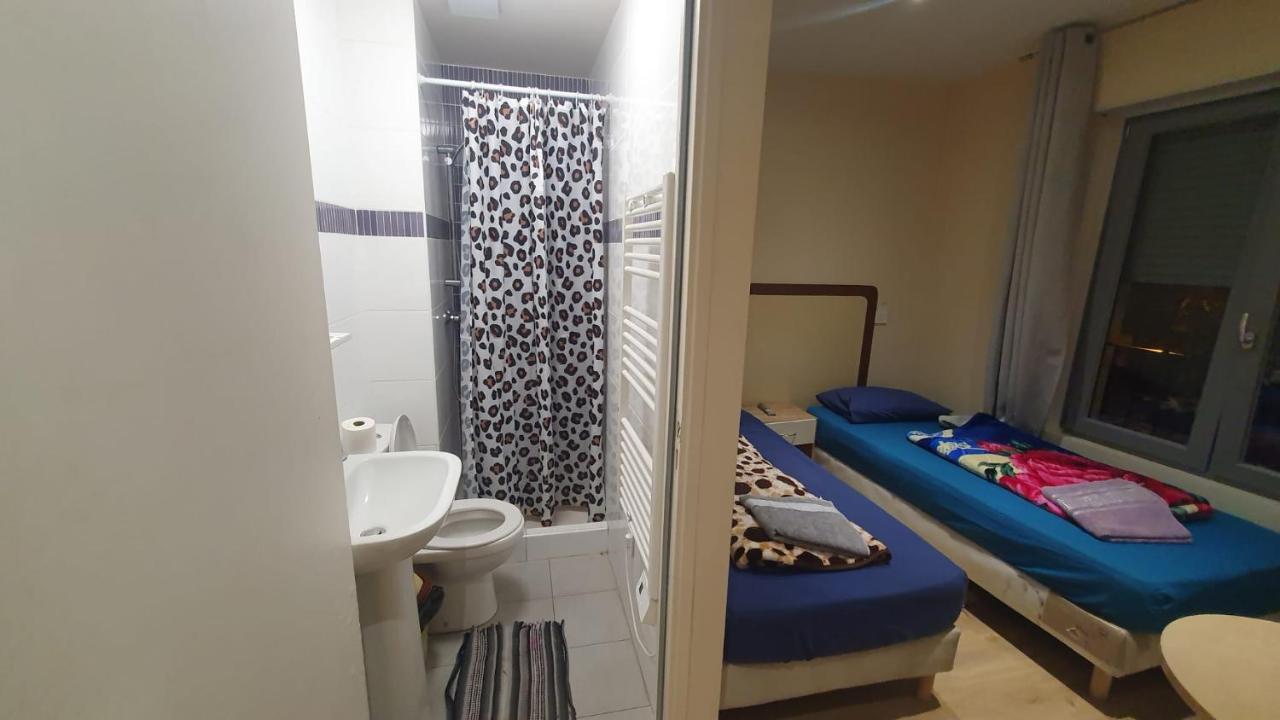Hotel Le Privilege La Courneuve Bagian luar foto