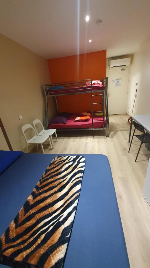 Hotel Le Privilege La Courneuve Bagian luar foto