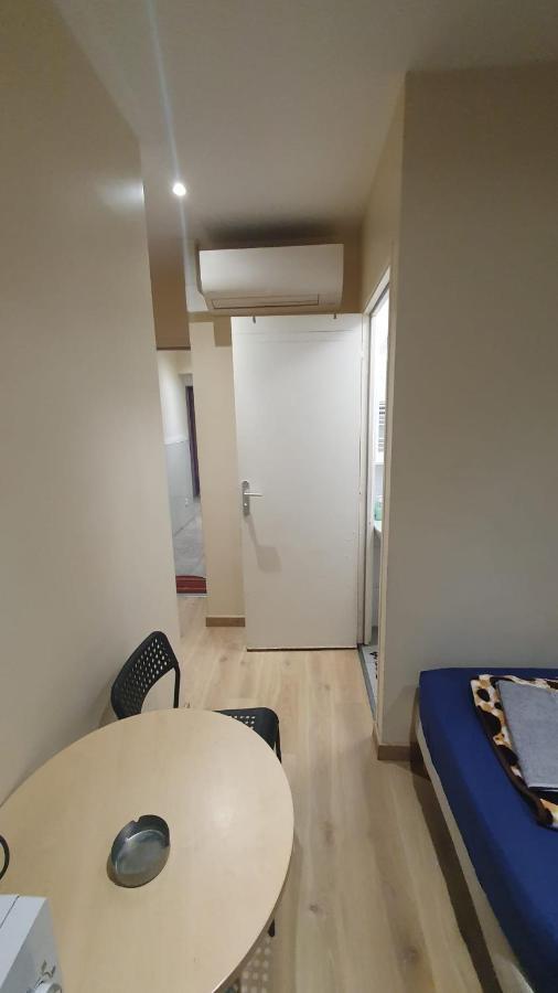 Hotel Le Privilege La Courneuve Bagian luar foto