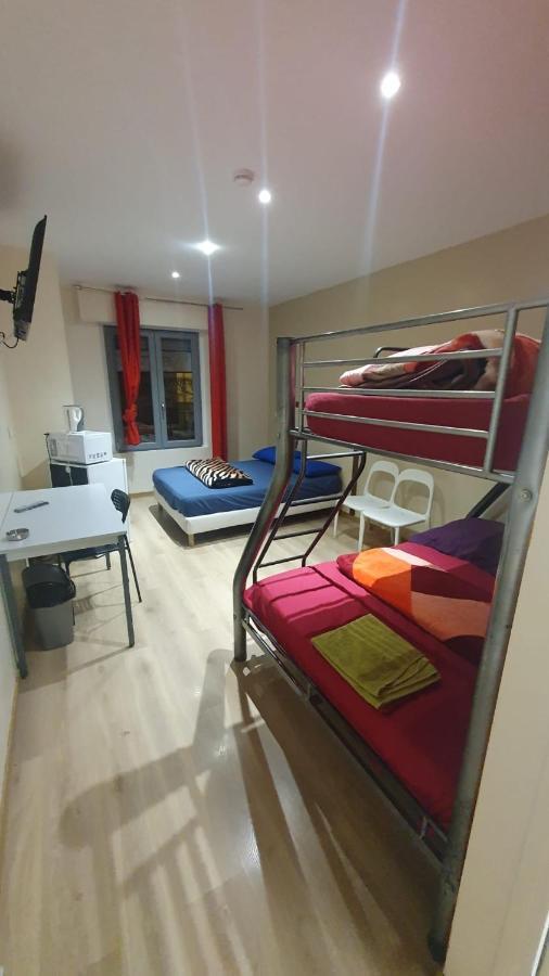 Hotel Le Privilege La Courneuve Bagian luar foto
