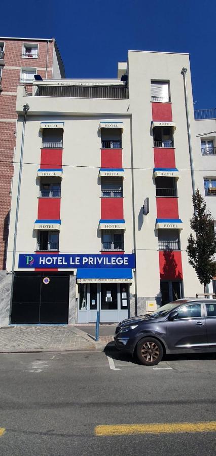 Hotel Le Privilege La Courneuve Bagian luar foto