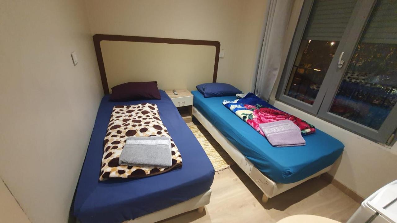 Hotel Le Privilege La Courneuve Bagian luar foto