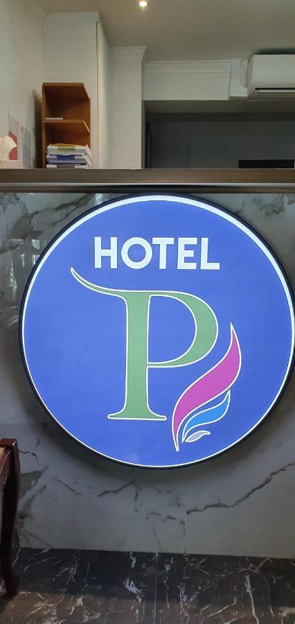 Hotel Le Privilege La Courneuve Bagian luar foto